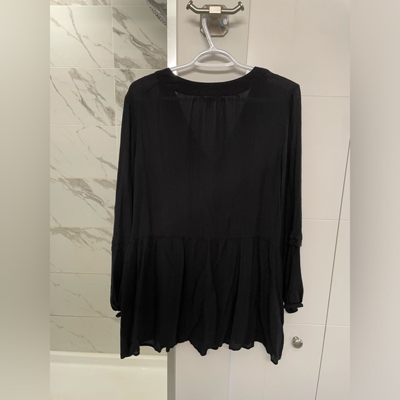 🆕 Reitmans Peplum Top - Picture 2 of 3